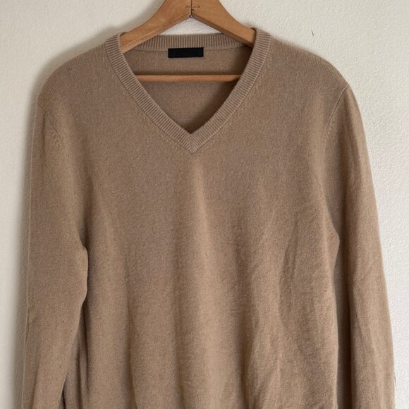 LAST BRAND 100% Cashmere Camel Color V-Neck: Very Good Condition: Women's MEDIUM - Picture 1 of 3